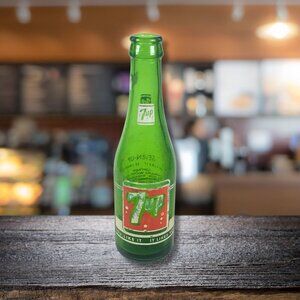 7UP Green 1950's YOU LIKE IT IT LIKES YOU Soda Pop Uncola Vintage Bottle
